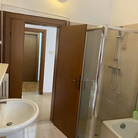 Peschieraview Ground Floor X4 דירה *